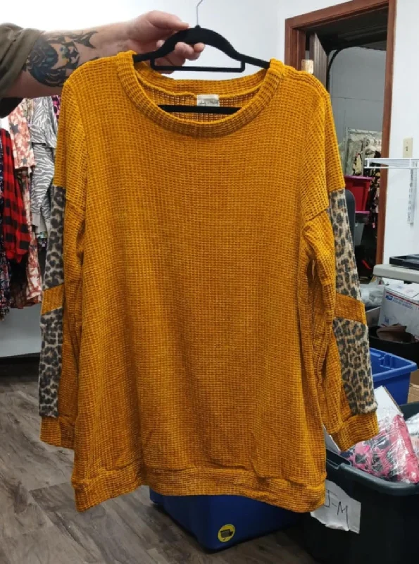 Gold Leopard Sleeve Sweater TopHigh-Fashion Knit Tops