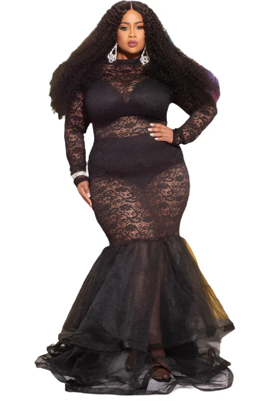 Final Sale Plus Size Full Length Lace Mermaid Gown with Tulle in BlackLarge women's cropped tops