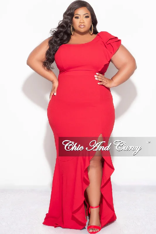 Final Sale Plus Size Gown With Slit in Red or BlackPlus size women's solid color tops